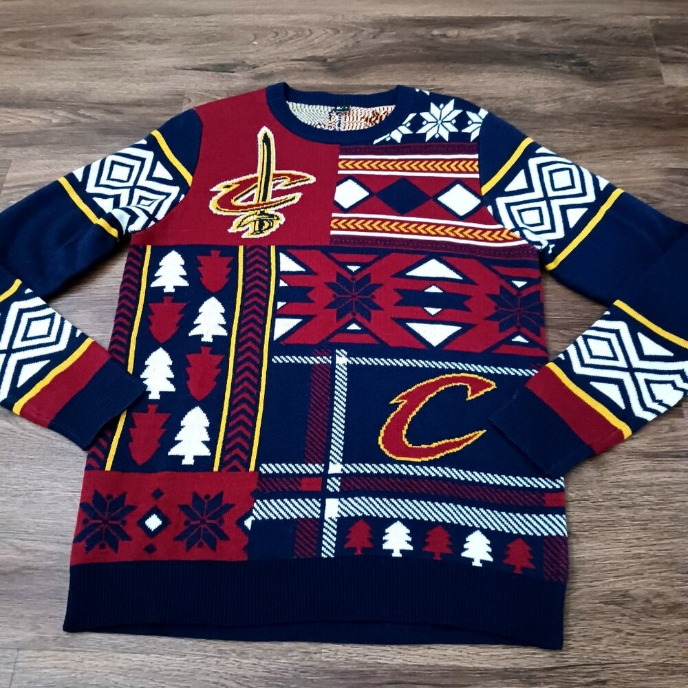 Cleveland Cavaliers Patch Sweater Christmas Holiday Small Basketball - Picture 1 of 5